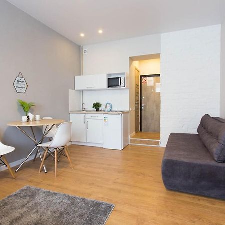 Modern Studio, Metro Yaroslava Mudroho And Universytet - Chernyshevska Str 95-2 คาร์คิฟ ภายนอก รูปภาพ